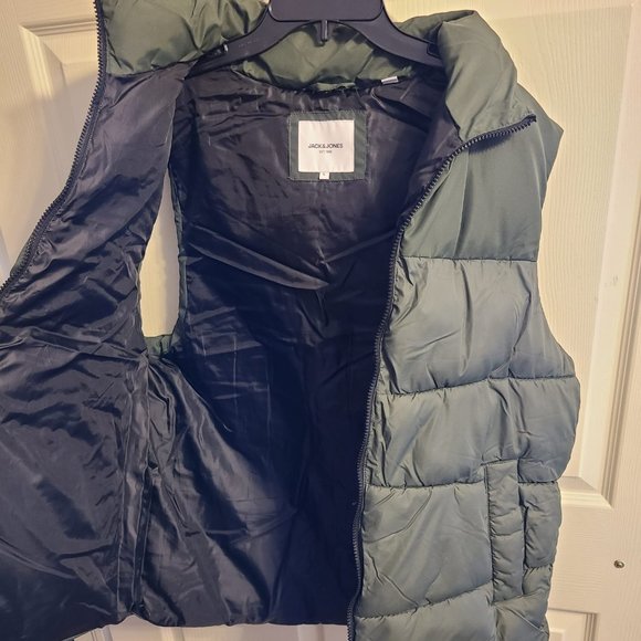 Jack and Jones Puffer Vest - Picture 3 of 5